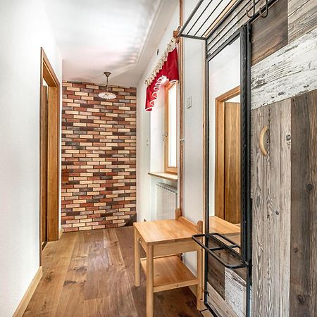 House By The Stream - Happy Rentals Avce Exteriör bild
