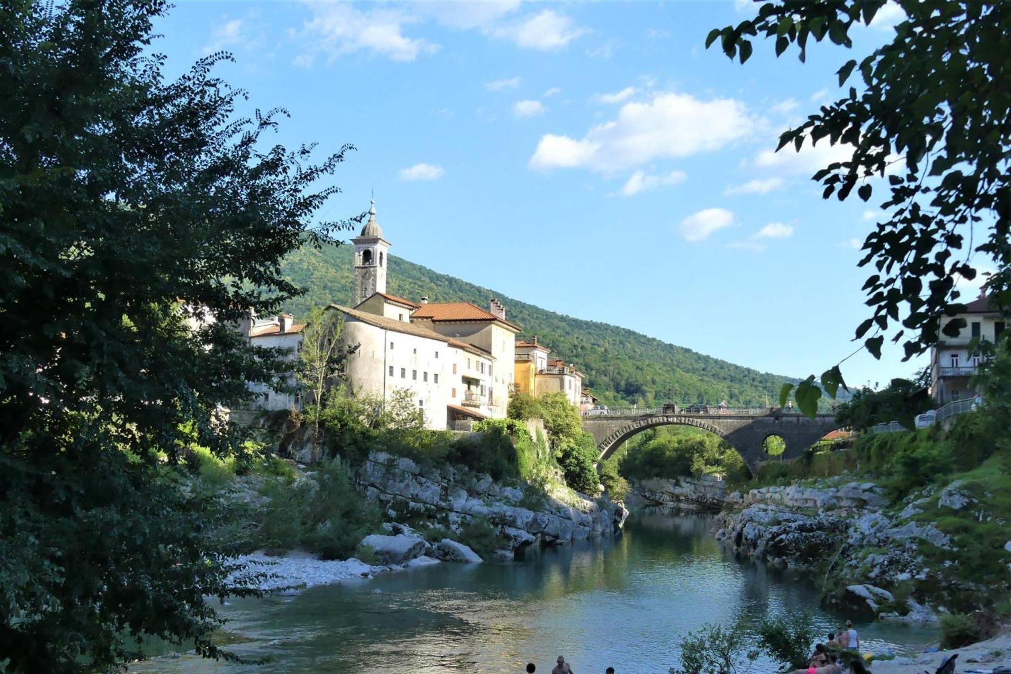 House By The Stream - Happy Rentals Avce Exteriör bild